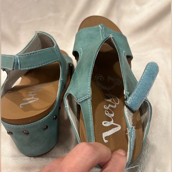 Very G Teal Wedge Sandals - Picture 4 of 5